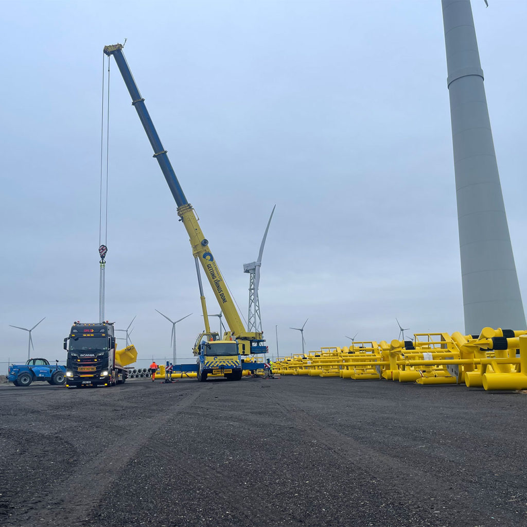 Bouwkraan naar de Eemshaven