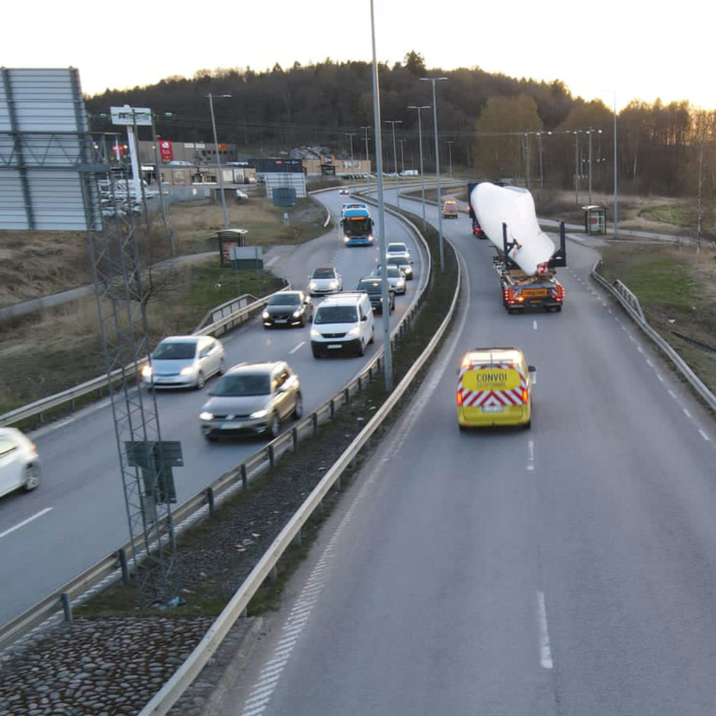 Daems Pilot Service - Windmolen vleugels dwars door Zweden