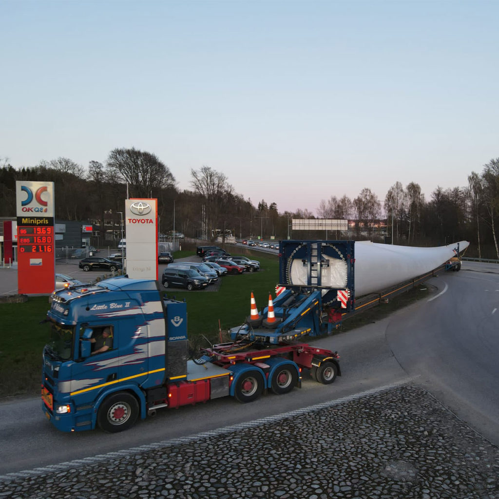 Daems Pilot Service - Windmolen vleugels dwars door Zweden