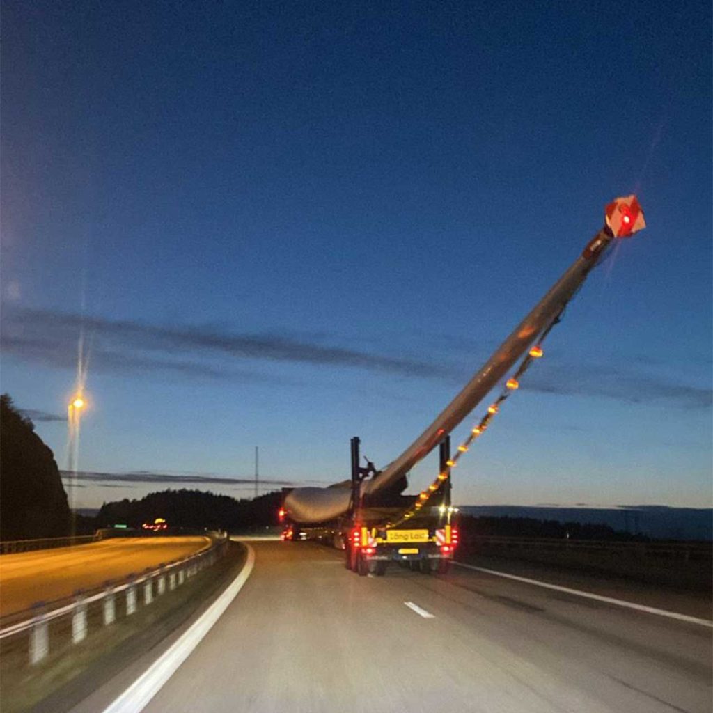 Daems Pilot Service - Windmolen vleugels dwars door Zweden