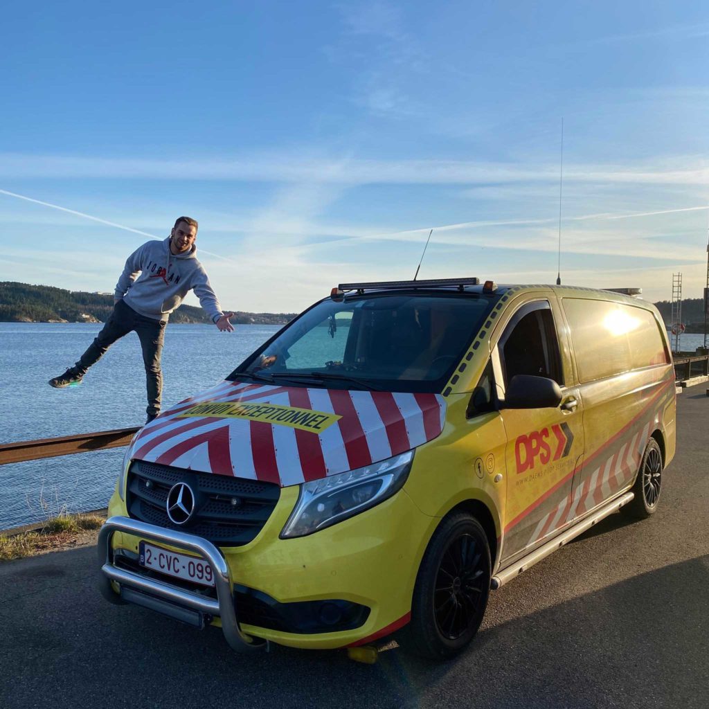 Daems Pilot Service - Windmolen vleugels dwars door Zweden